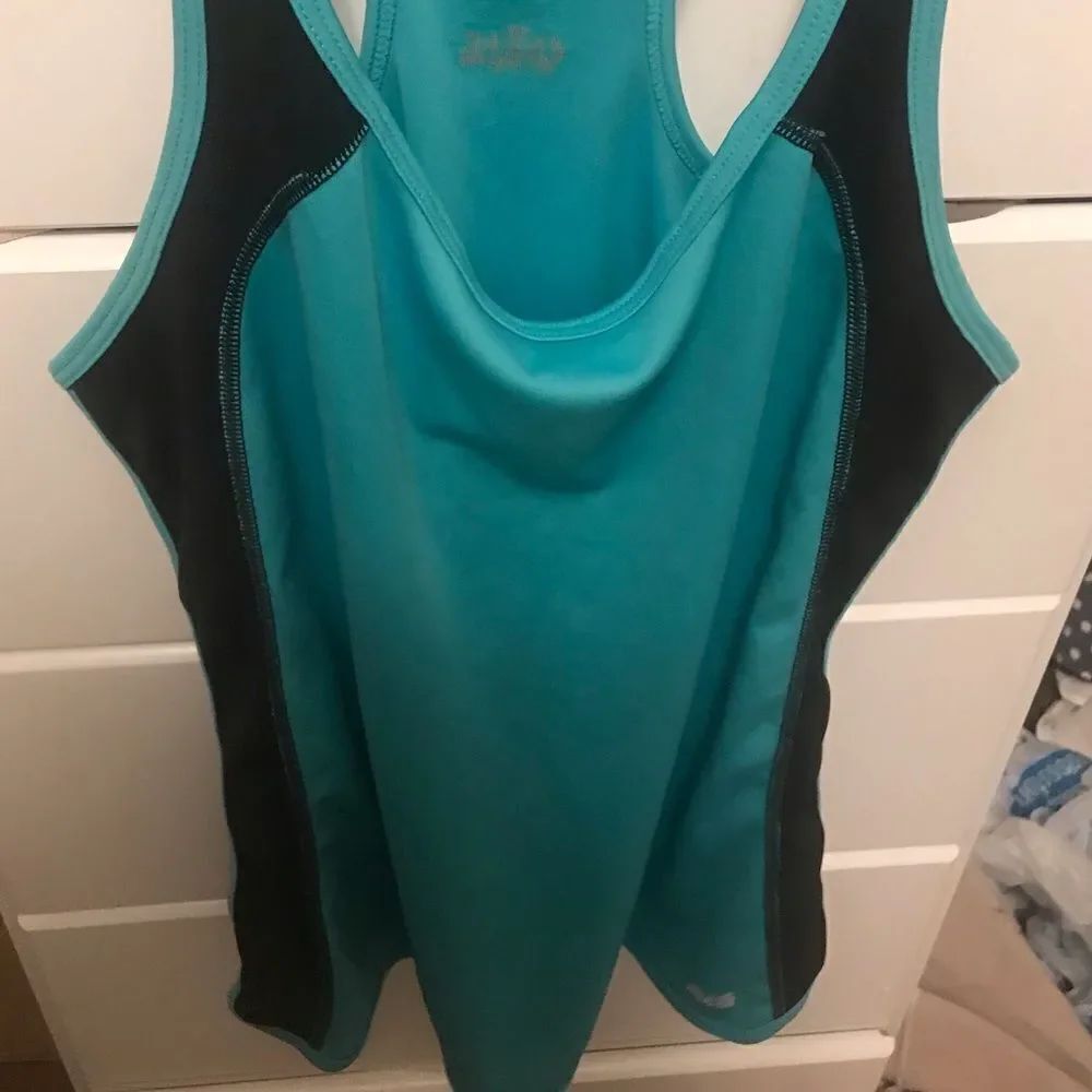 ✨ Avia Performance Racerback Tank ✨ - Picture 3 of 5
